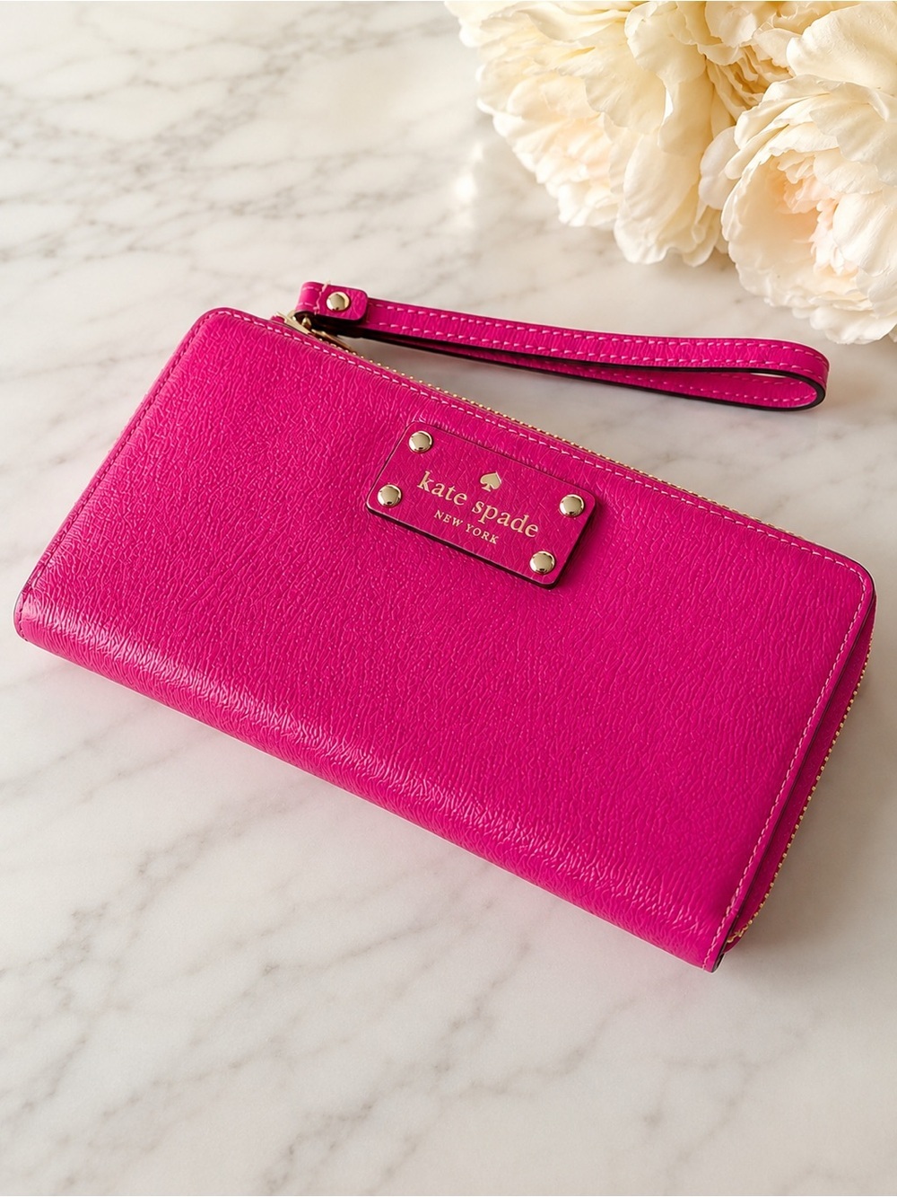 KATE SPADE Wellesley Neda Fuchsia Pink Pebbled Leather Zip Wallet Wristlet